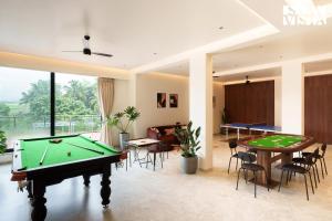 Middle Earth by Vieda - Part of StayVista with Pool