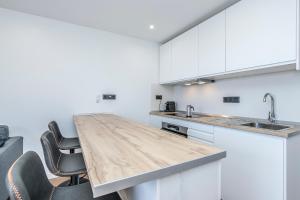 Lea Modern Attic Escape with Peaceful Terrace