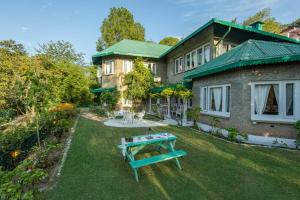 Alaya Stays 3 BHK Pet-friendly with Garden - Chalet Vie Villa