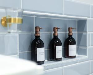 Hideaway Cottage, Luxury, parking, study, EV