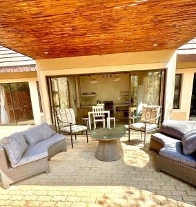 Mabalingwe Nature Reserve - Elephant Lodge - Tjaila
