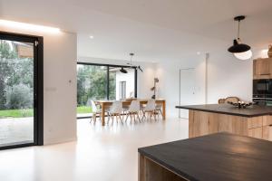 Villas Superbe maison 234 m² avec piscine chauffee : photos des chambres