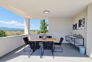 NEW 3-bedroom Villa NaMi overlooking green fields and mountain 