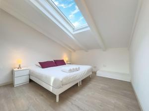 Tony Allard By Winsome Destination 4B