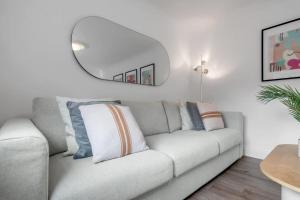 Cozy 1 Bedroom House with Parking