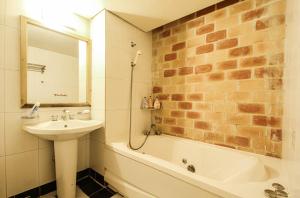 Small Village of Inca Motel