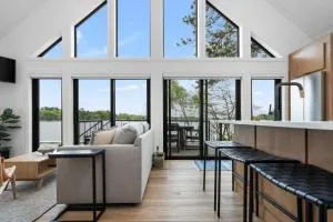 Cottage on the lake - Interlochen