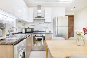 Elegant Home next to Metro Station in Al Furjan