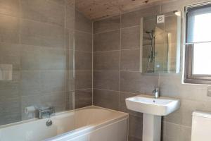 Harvest 12 Lodge, Yellowtop Country Park