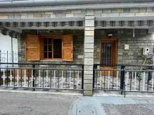 60s Homestead - Makrikhórion