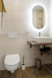 Appart'hotels Appart-hotel Le Corot - Acces Autonome - Saint-Junien Centre : photos des chambres