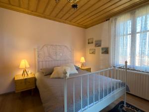 Renovated Old Manor House With Yard