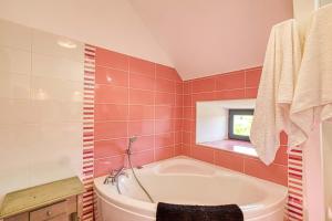 Maisons de vacances gite de bervic avec piscine : photos des chambres