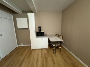 Appartement proche place de la réau calme