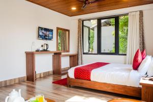 Sparrow Cherry Resort 2 min walk To MG Marg