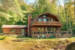 ADK Whiteface Chalet with Hot Tub, Dog Friendly! - Upper Jay