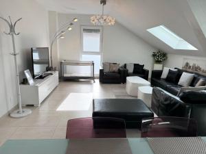 Appartement Bes,, Attique neuf avec confort