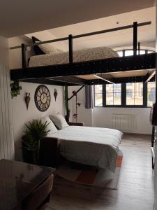Appartements Manhattan Loft - centre - 5 mn a pied gare - parking prive - patio : photos des chambres