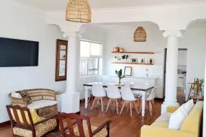 Diaz 48 Central Beachfront Bliss - Jeffreys Bay