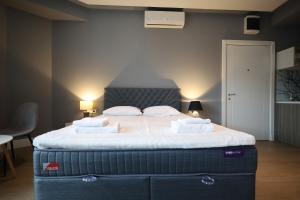 Status-M Apartments Franca sea view