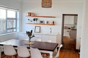 Diaz 48 Central Beachfront Bliss