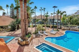 Loft Villa Pool Spa & Beach Sleeps Six!