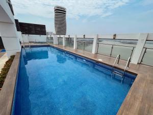 Suite frente al río en Puerto Santa Ana Riverfront