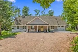 Seawood Shores near Cavendish Beach - 卡文迪西