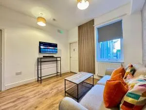 4 Bedroom Home All En-Suites with Garden in Doncaster - 卡克罗夫特