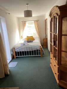 Rose Cottage Bee Happy anex