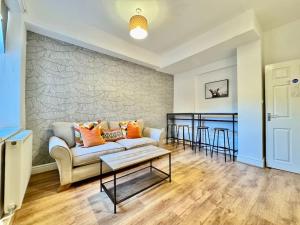 4 Bedroom HomeEn-Suites with Garden in Doncaster