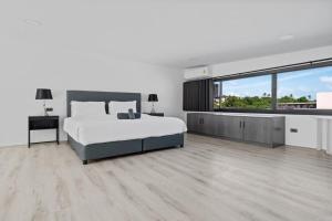 Beach Walk Condo 3br in Replay residence