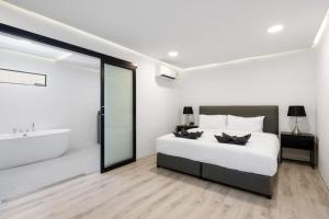 Beach Walk Condo 3br in Replay residence