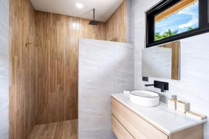 Sunrise Hills Tranquil 4br pool villa sea view