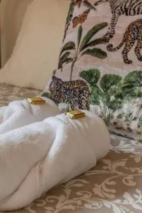 Elegant Elora Home with Stylish Décor - Arthur