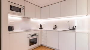 Downtown Cozy 1BDR Apartment by LovelyStay