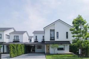 A newly built,4BR Max 10 guests