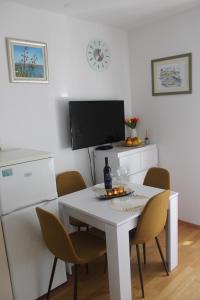 Studio Teuta - private parking