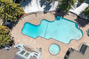 Luxury ski-in ski-out Palisades condo 200ft to KT22 Steps to Gondola Tram Funitel