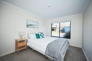 Cowrie Beach Haven- 600 meters to beach