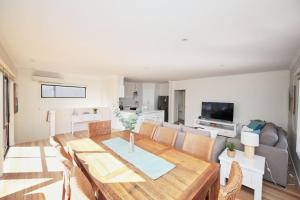 Cowrie Beach Haven- 600 meters to beach