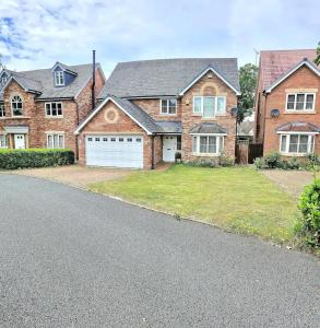 Cozy Coastal Retreat in Rhuddlan - 5 Bedroom House