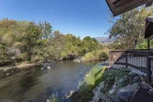 Sequoia Riverfront House with Private Beach - Three Rivers