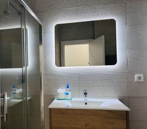 Lagos Marina view apt on main avenue near beaches