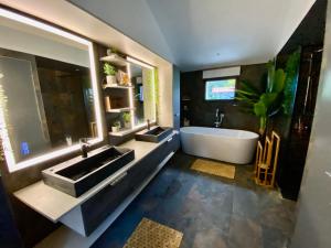 Maisons d'hotes La Cour de la Foret : photos des chambres