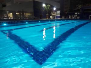 APTO 6 - COND BEIRA-MAR, 3 dorm, 2 suítes, Ar-Cond, Wi-Fi, 2 Garagens, Piscina