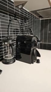 Heart of Faliro 2BR 5m Walk to Beach - Newly Renovated