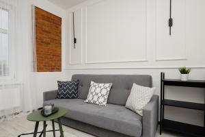 Cozy Studio Poznańska in Łódź by Noclegi Renters