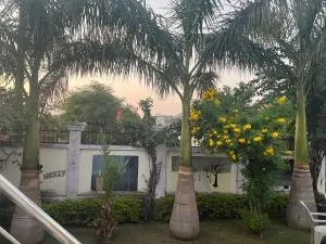 Sunrise Bed & Breakfast - Dargawān