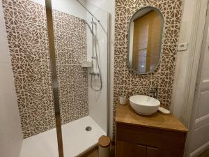 Appartements Duplex en rez-de-chaussee avec cour interieure privee, proche de la mer, WIFI : photos des chambres